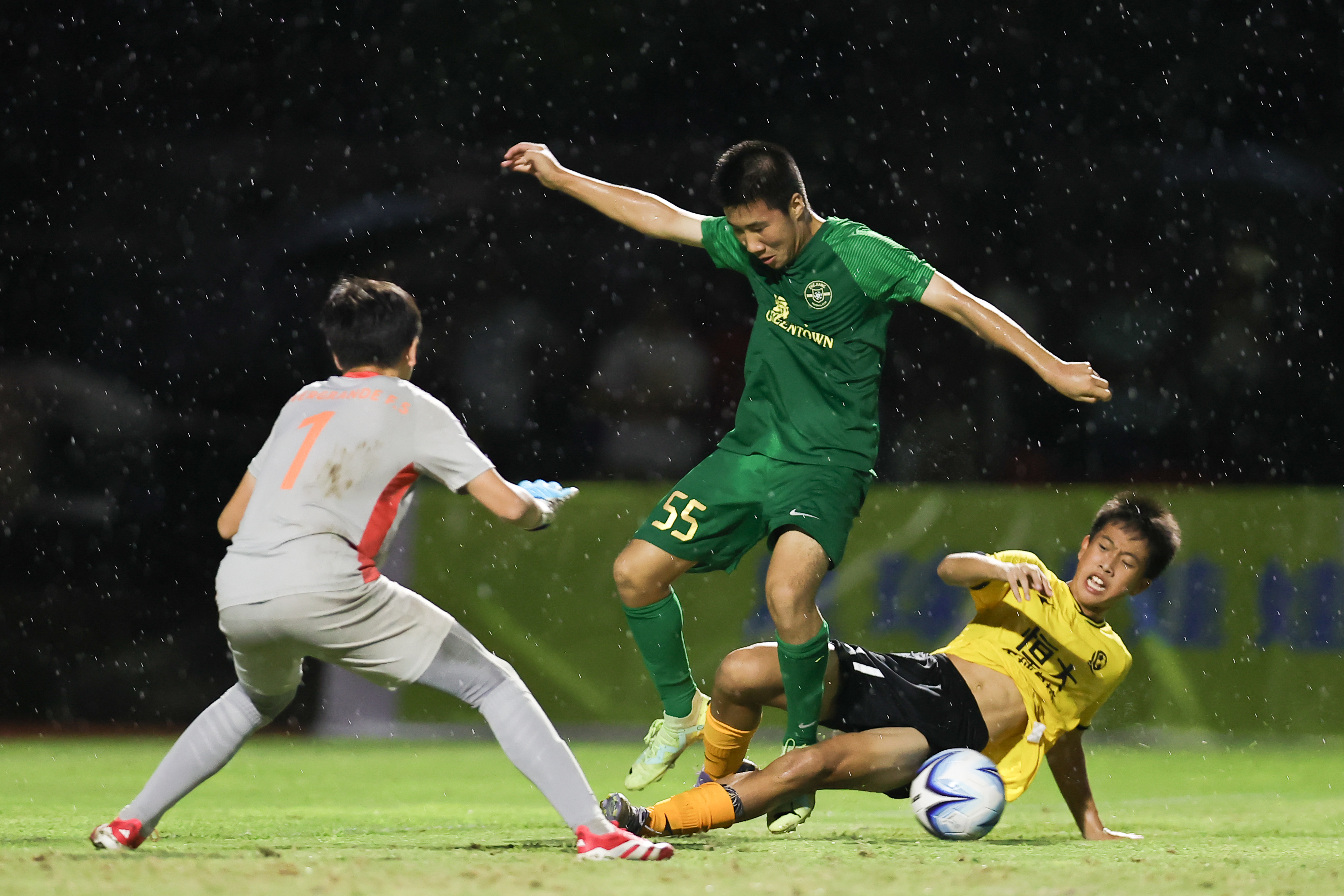 中青赛U13组收官 恒大足校点球决胜捧杯