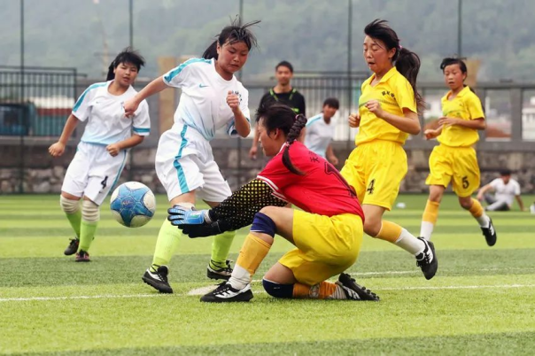 22.01.20贵州江口：坚守小县足球梦 玩转校园足球1288.png